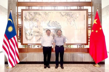 雅博app官方入口总经理王志明拜访中国驻马来西亚大使欧阳玉靖